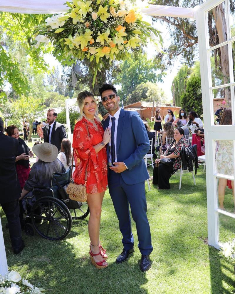 Coté López se luce con curioso outfit en matrimonio