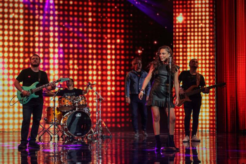 ¡Sacaron su lado rockero! Banda de periodistas sorprendió con su presentación