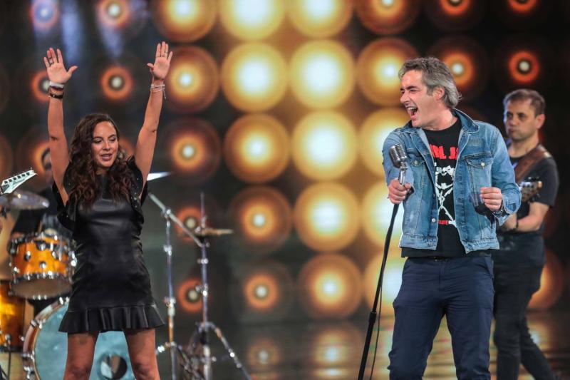 Ángeles Araya encantó con su voz cantando temas clásicos de los 80