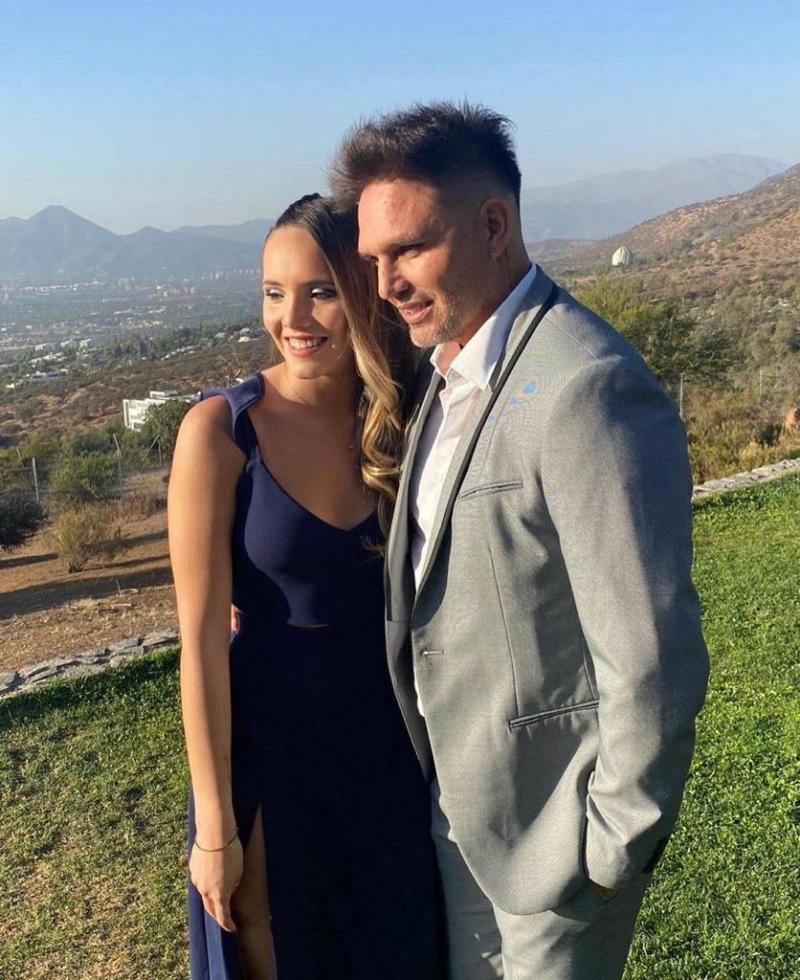 Hija de Rafael Olarra deslumbra en fiesta de graduación