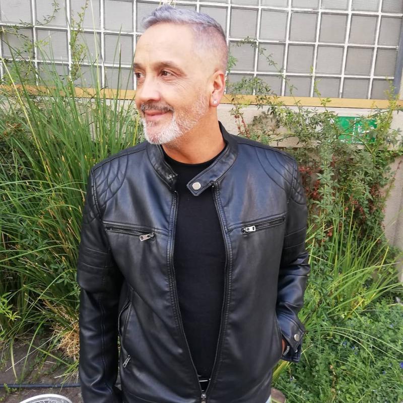 Memo Bunke trabaja como maestro de la construcción