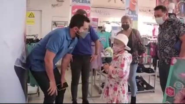 ¡Pudo elegir su juguete favorito! Hites sorprendió a la pequeña María José
