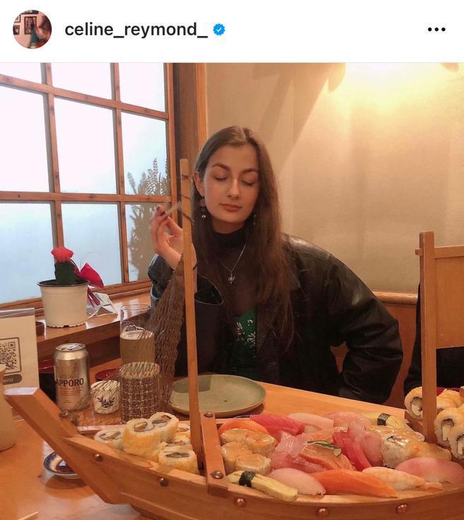 ¡De alto impacto! Hija de Celine Reymond parece su hermana