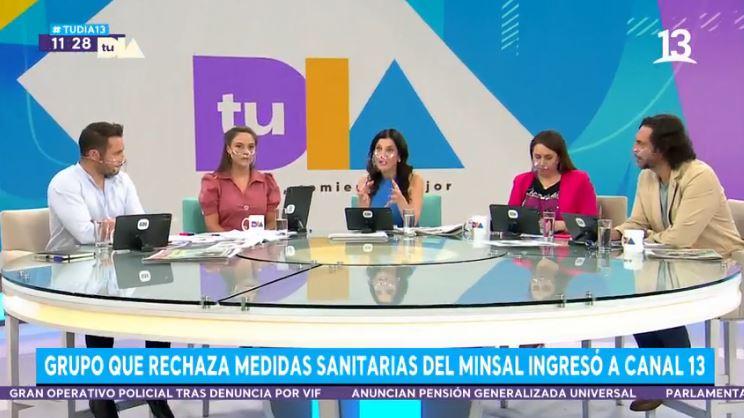 Grupo que rechaza medidas sanitarias del Minsal ingresó a Canal 13