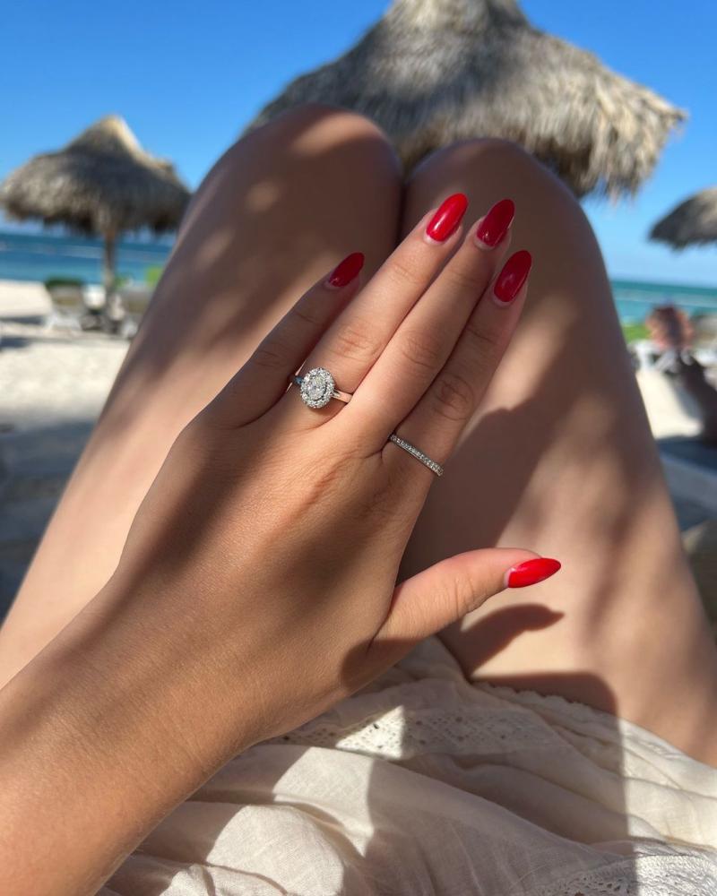 Belén Soto presume su anillo de compromiso en Instagram
