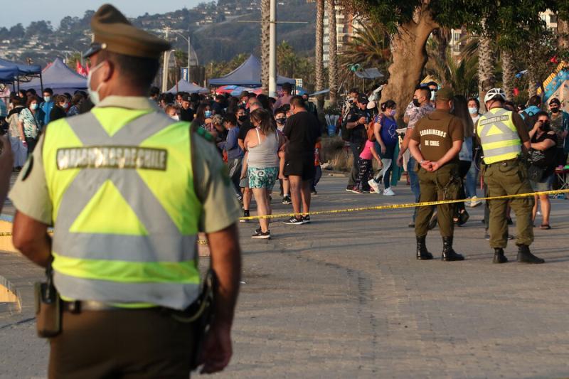 Balacera a plena luz del día en playa de Viña del Mar deja un joven fallecido