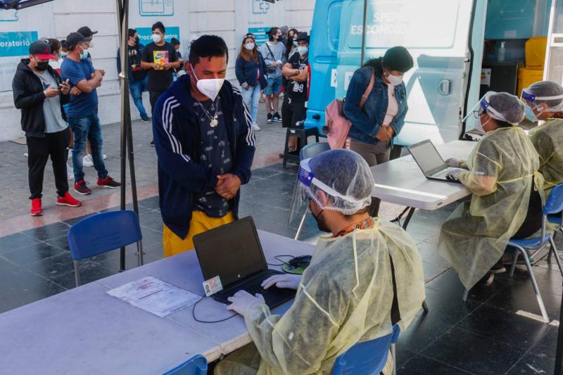 Nuevo peak de contagios: Minsal reporta 14.757 casos nuevos de Covid-19