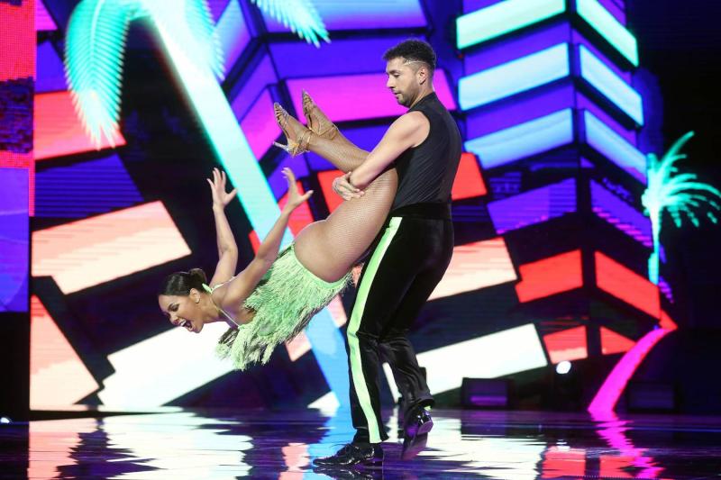 Betsy Camino encantó al jurado al ritmo del cha cha chá ballroom