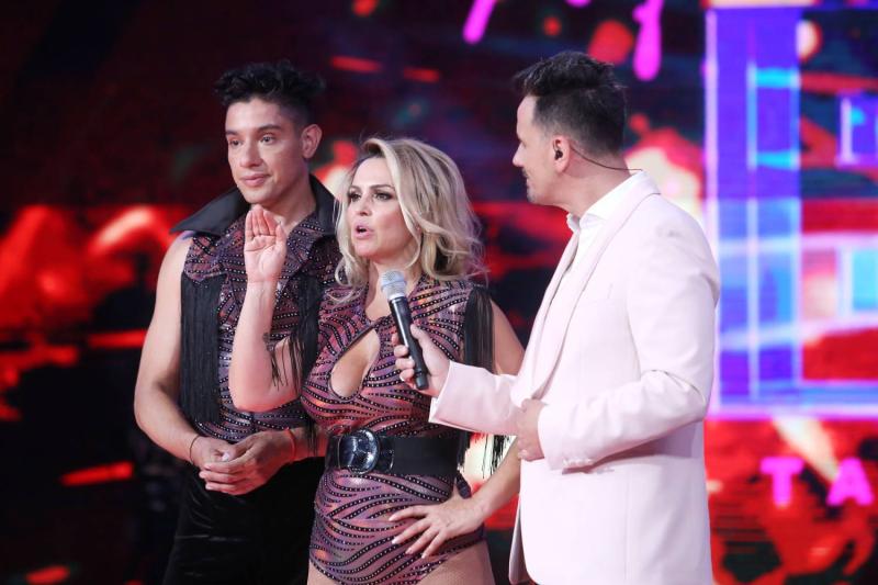 Quedó en blanco: Yasmín Valdés no terminó su presentación