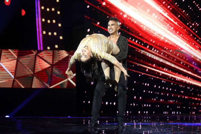 Enérgica y alegre: Presentación de Jazz Torres y Felipe Basaez sorprende al jurado