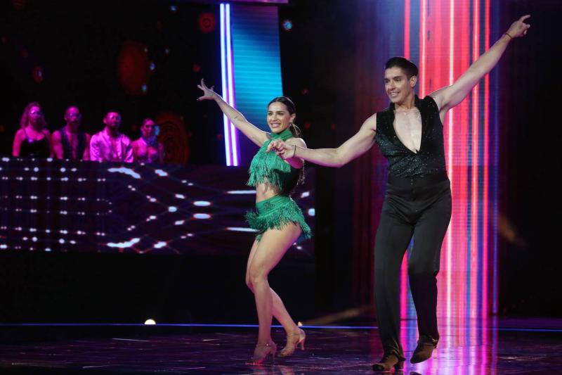 Gianella Marengo debutó bailando junto a Darwin
