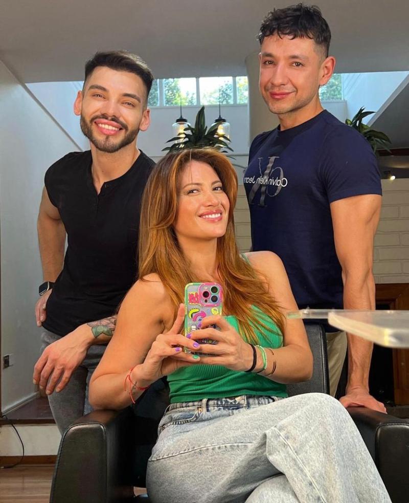 Karen Bejarano se atreve con difícil pose en el pole dance