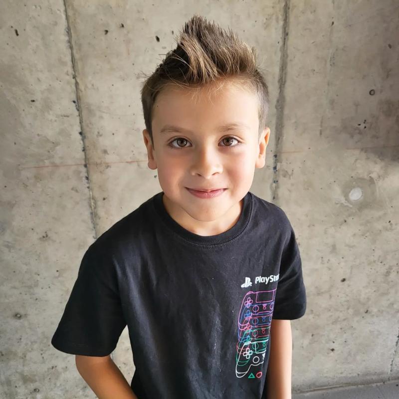 Carla Jara encanta al mostrar el nuevo look de su hijo