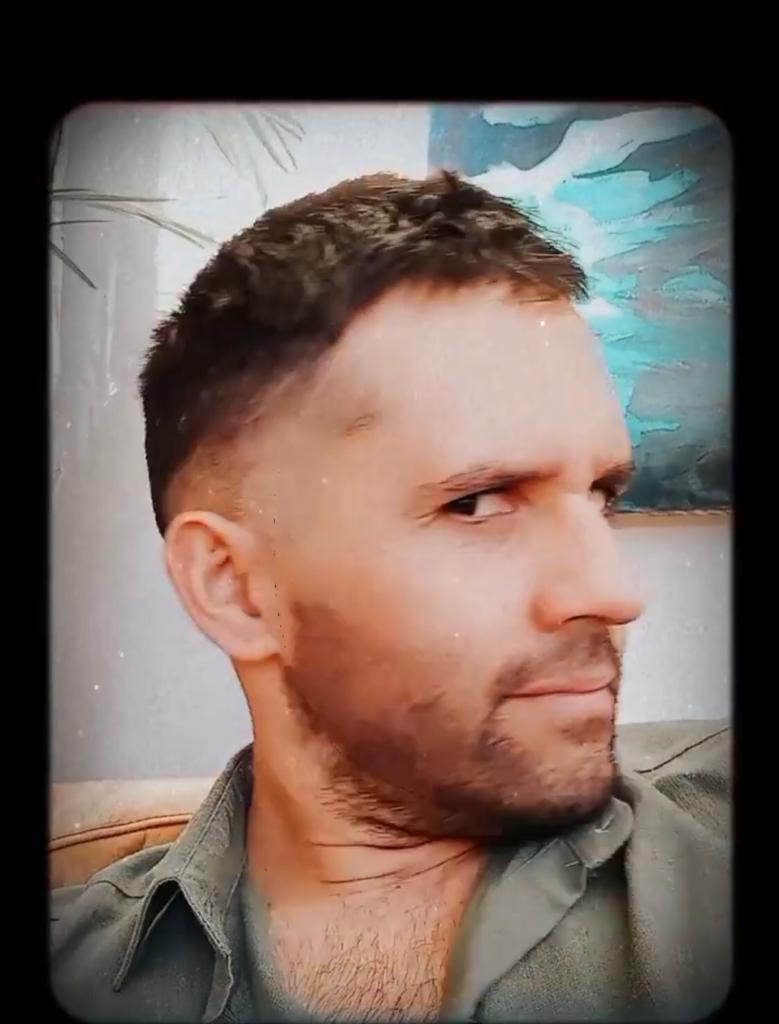 Mario Horton desata suspiros con foto playera