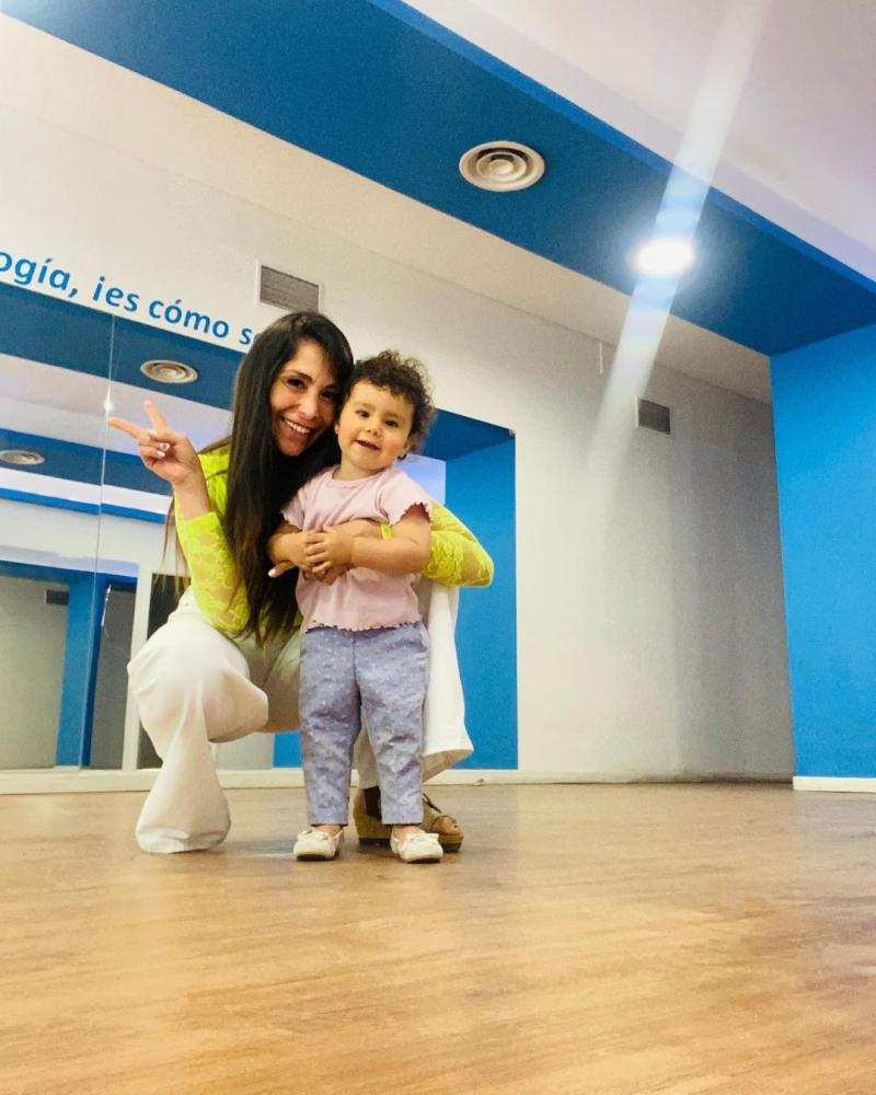 Yamna Lobos celebra importante logro profesional