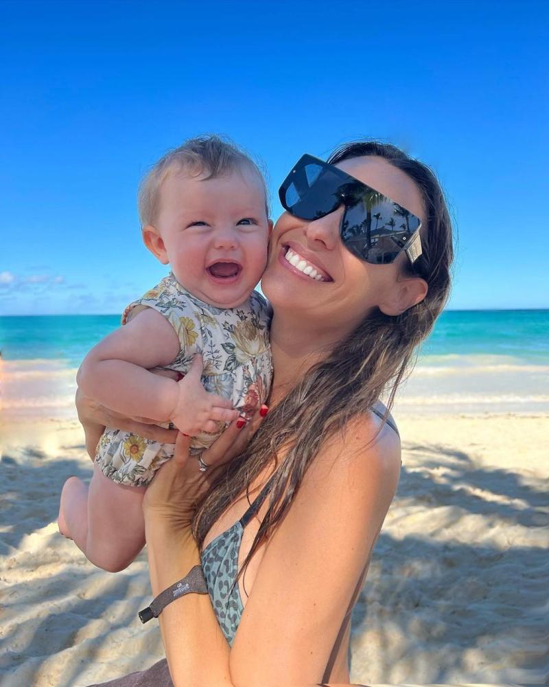 Pampita muestra lo grande que está su hija Ana García