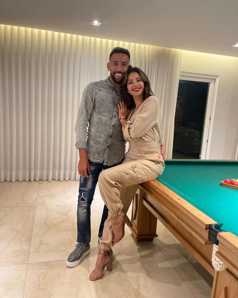 Mauricio Isla muestra su intenso amor desde Brasil