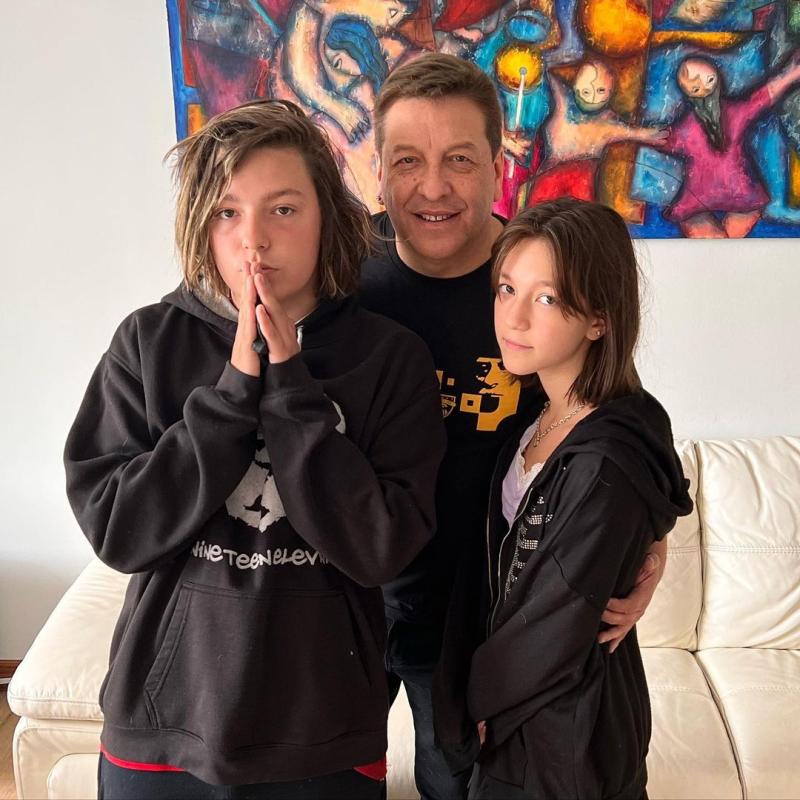 Julio César Rodríguez muestra el primer día de clases de su hija