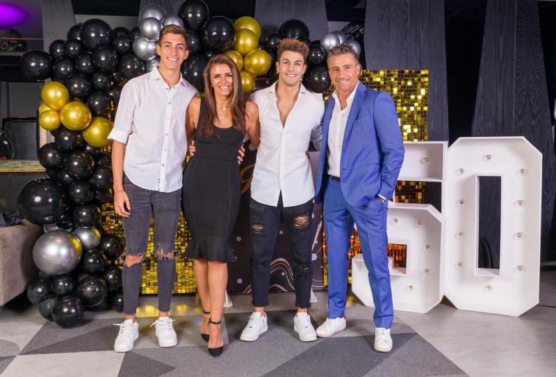 Feña Solabarrieta celebra los 50 de Ivette Vergara con destape