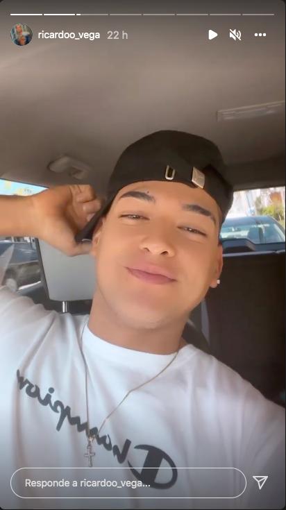 Ricardo Vega responde a críticas por su romance con Julio Allendes