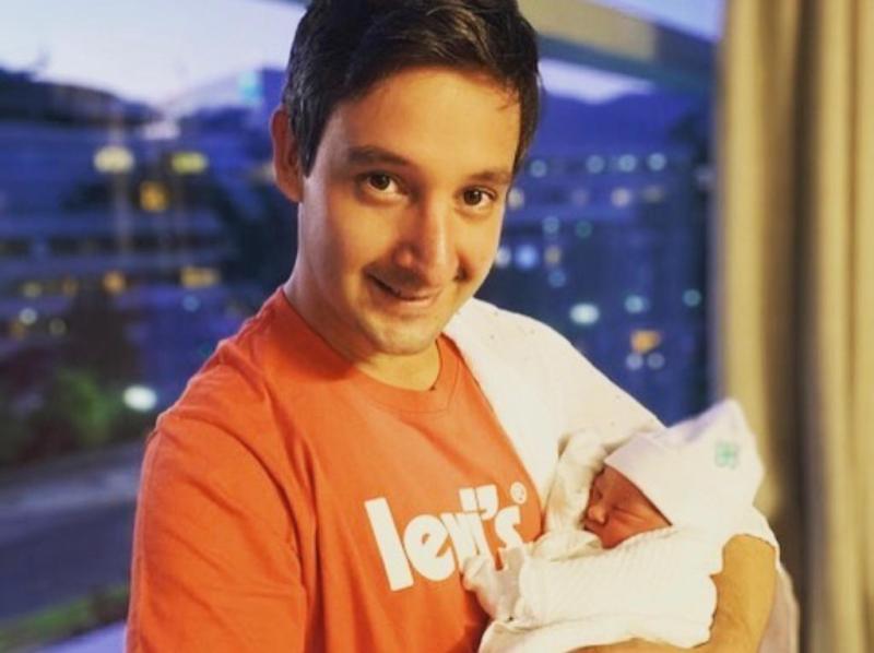 Ex protagonista de la serie BKN presenta a su hija recién nacida