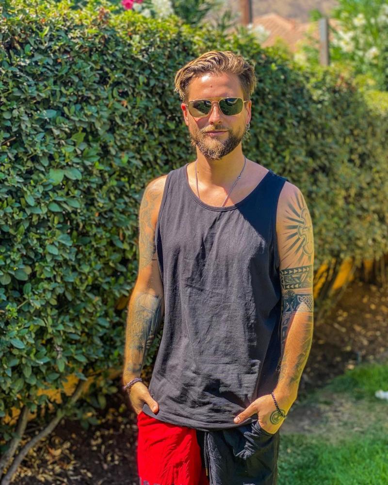 "Arrugado": Jean Philippe Cretton saca risas con su look relajado