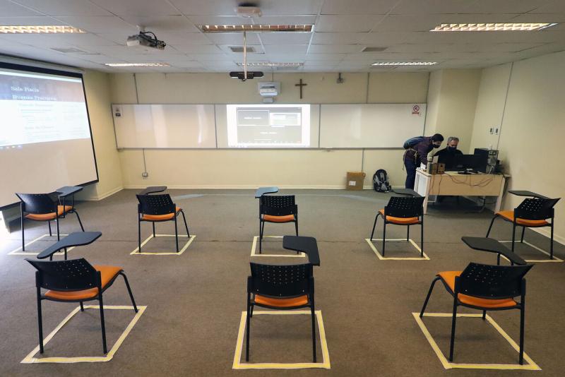 Mineduc anuncia nuevas medidas por clases presenciales en los colegios