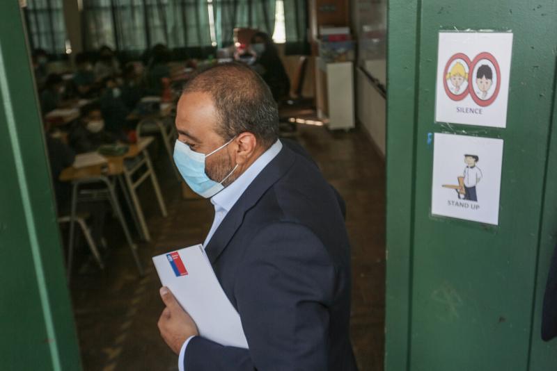 Mineduc anuncia nuevas medidas por clases presenciales en los colegios