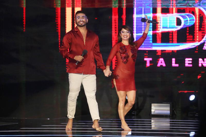 Leticia Zamorano debutó con romántico adagio