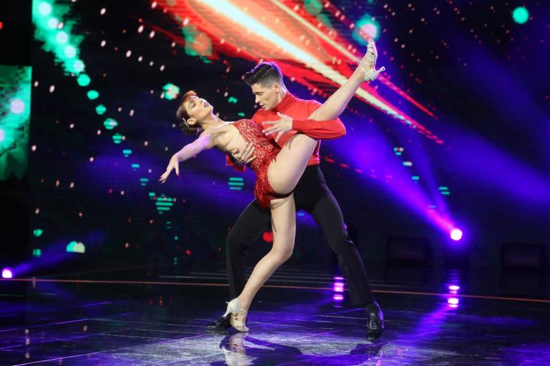 Pese a estar dentro de los puntajes más bajos, Kathy Contreras se salvó de la eliminación