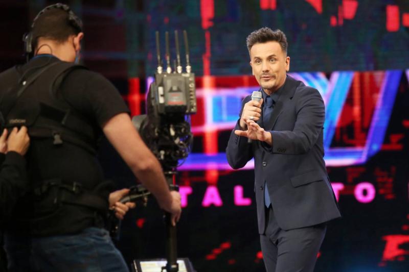 Del recuerdo: Christell se la jugó interpretando su gran hit “Mueve el ombligo”