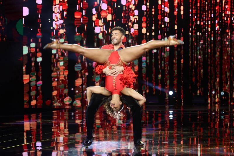 Betsy Camino presentó un baile dedicado a Fran y Vale Roth