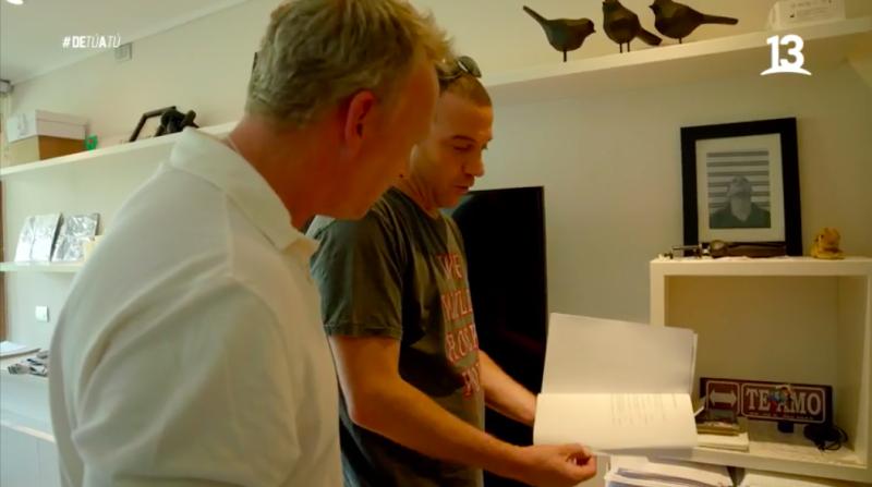 Julián Elfenbein mostró todos los detalles de su departamento de soltero