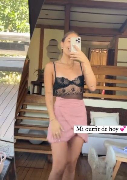 Daniela Castro revela que le cuesta qué ropa ponerse por críticas