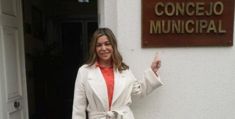 "Eres un muerto de hambre": Daniela Bonvallet protagoniza escándalo en local de Ñuñoa