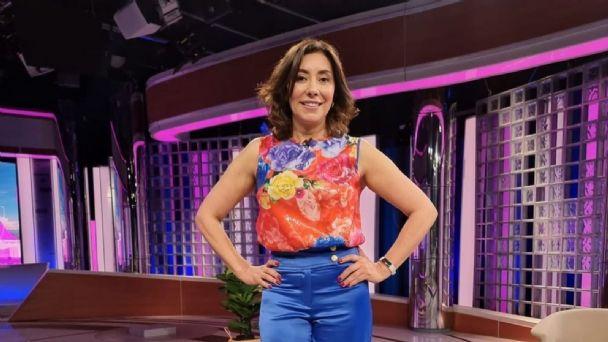 Carmen Gloria Arroyo llora al recibir reconocimiento del Gobierno