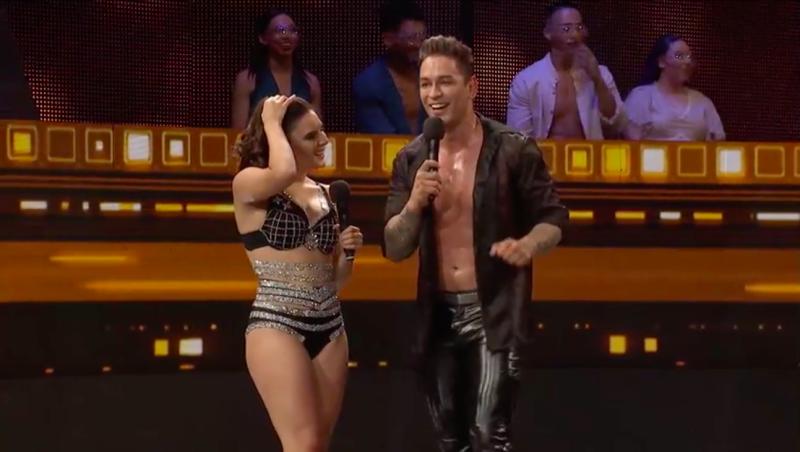 La curiosa petición de Karen Connolly : “¿Cuándo se van a sacar los pantalones los hombres?”