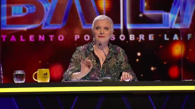 La curiosa petición de Karen Connolly : “¿Cuándo se van a sacar los pantalones los hombres?”