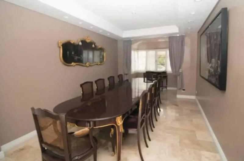 La enorme mansión de Benjamín Vicuña en Argentina