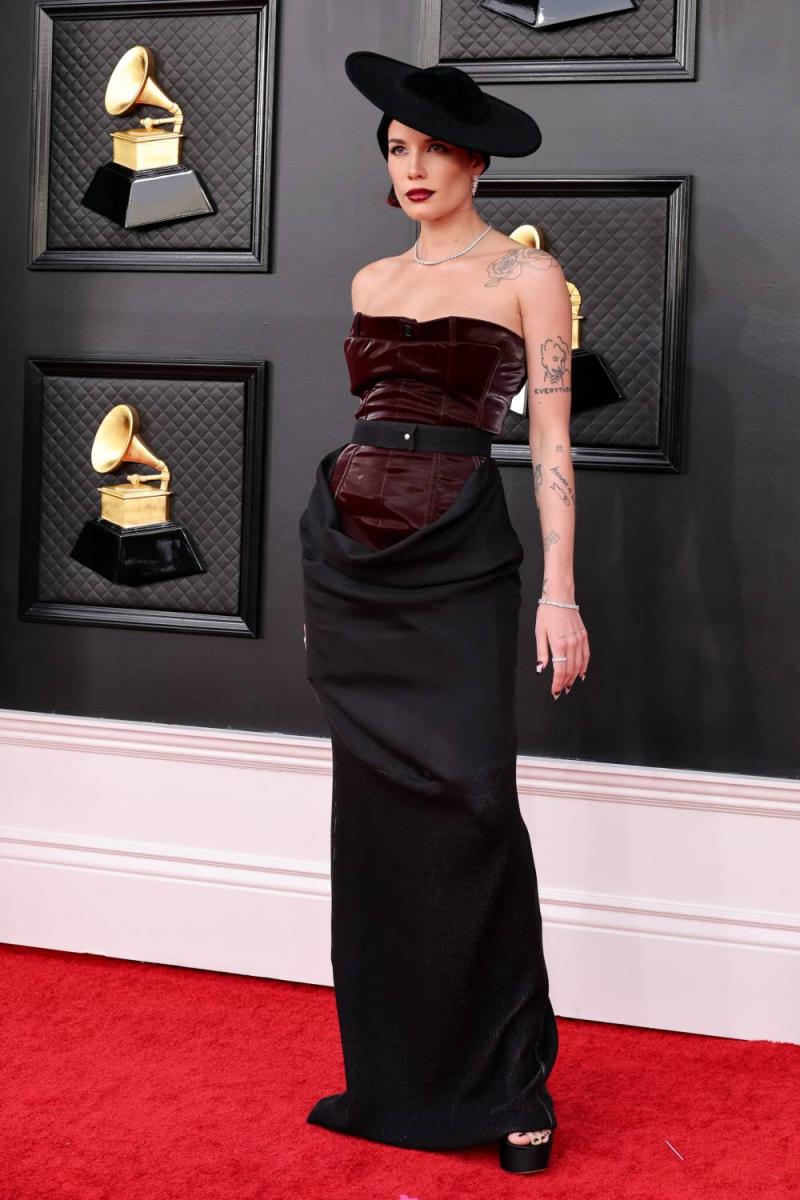 Grammys 2022: El glamour se tomó la alfombra roja