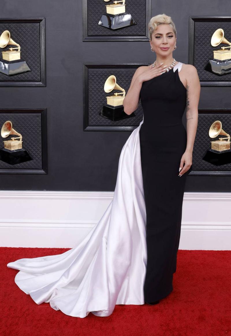 Grammys 2022: El glamour se tomó la alfombra roja