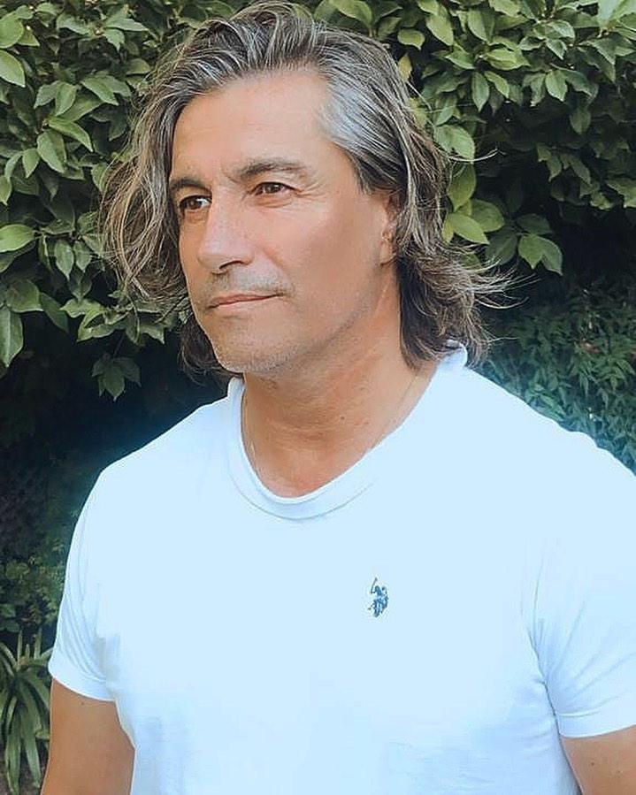 Fernando Solabarrieta recibe críticas por tatuaje en su pierna