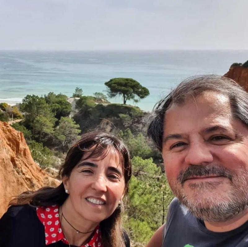 Mauricio Bustamante celebra 30 años de matrimonio