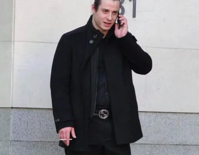 Mujer se lanzó por la ventana de su departamento