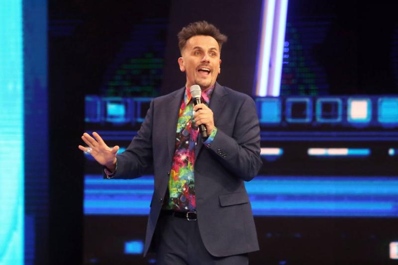 Vale Roth no continuará en competencia debido a que su lesión se complicó