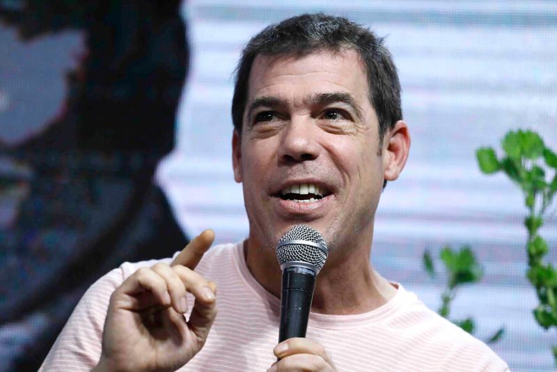 Tonka Tomicic, José Alfredo Fuentes, Andrea Tessa y Álvaro Escobar integrarán el jurado de “Starstruck, de fanáticos a estrellas”