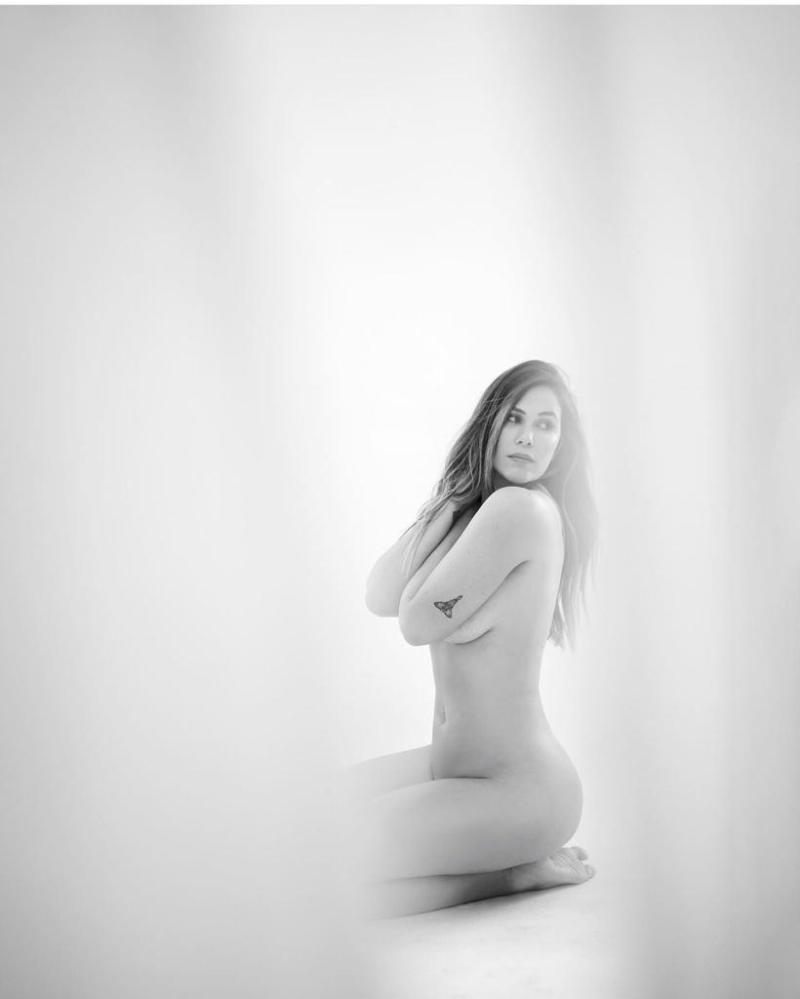 El desnudo de Karla Melo que fue censurado en redes sociales