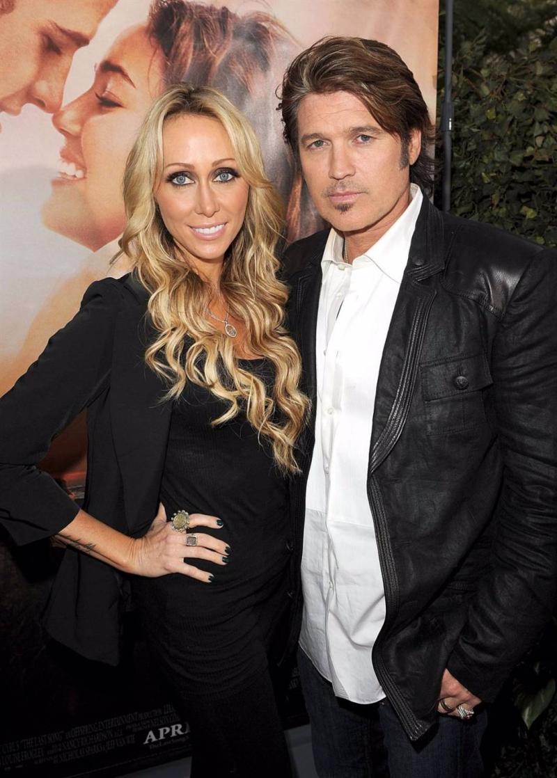 Padres de Miley Cyrus confirman su divorcio tras 30 años casados