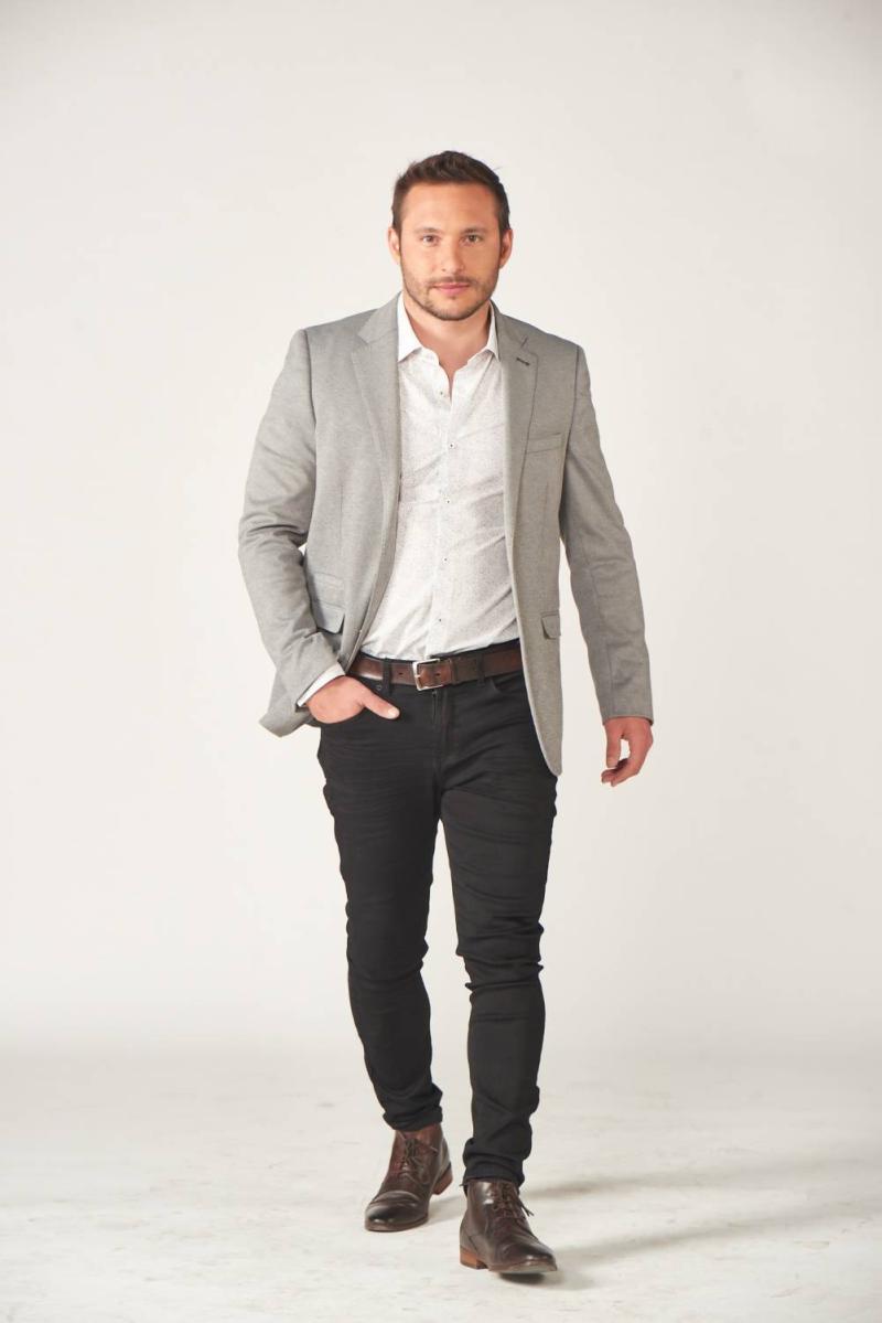 ¿En pareja? Francesco Gazzella sorprende con romántica postal