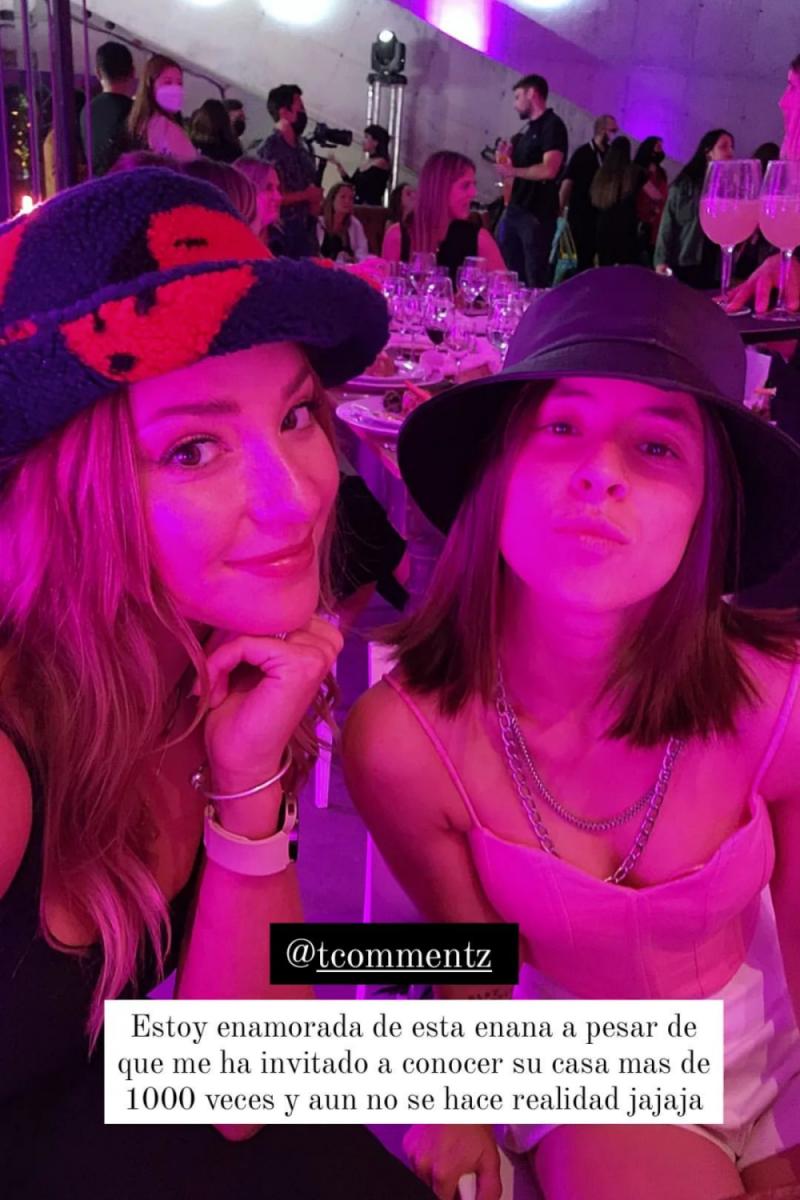 “Majestuosa”: Kel Calderón deslumbra con bikinazo total black